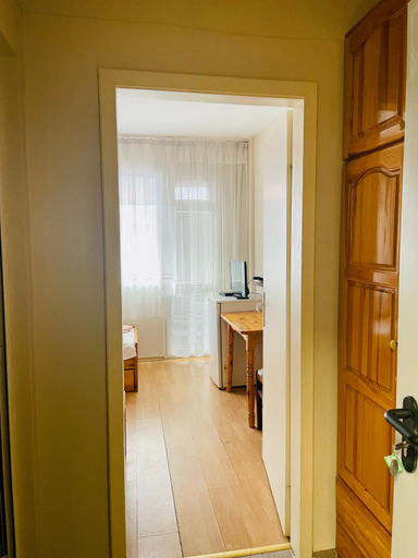 Others 3, Hostel 29, Stolichna