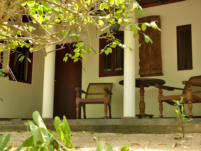 Others 2, The Waves Beach Chalets, Tangalle