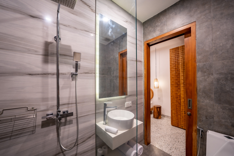 Bathroom 5, Villa Amaya Canggu, Badung