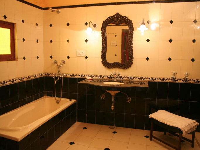 Bathroom 2, Nachana Haveli Hotel, Jaisalmer
