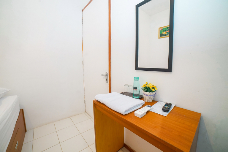 Bedroom 4, Halona Taraman Guest House by Yurooms, Sleman