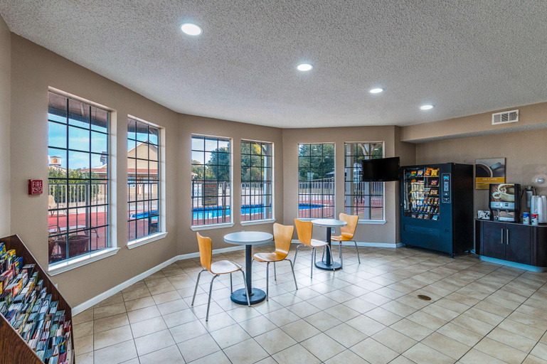 Public Area 2, Motel 6 Waxahachie, TX, Ellis