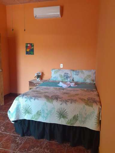 Others 4, Hostal Adonis, Jucuarán