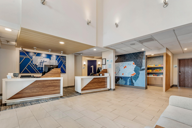 Public Area 4, Holiday Inn Express PITTSBURGH E - WATERFRONT DR by IHG, Allegheny