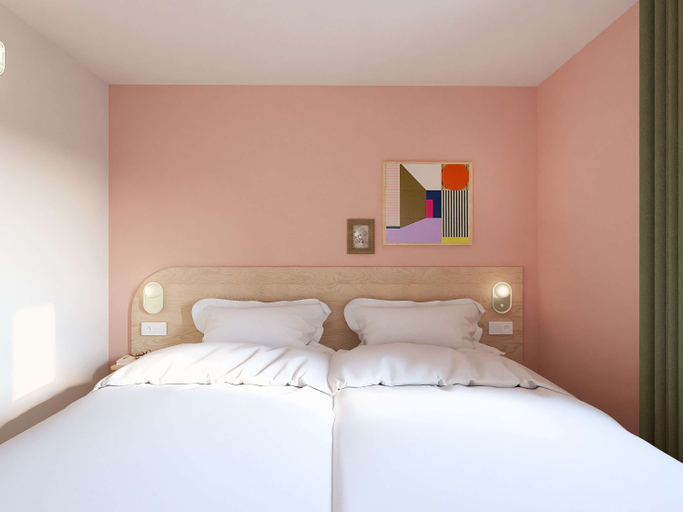 Bedroom 3, greet Hotel Prevessin Geneve Airport, Ain