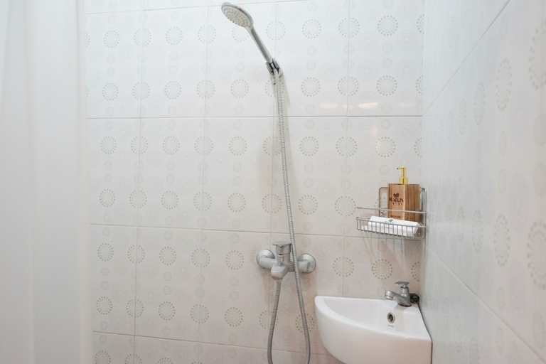 Bathroom 5, Hotel Sukun, Cilacap