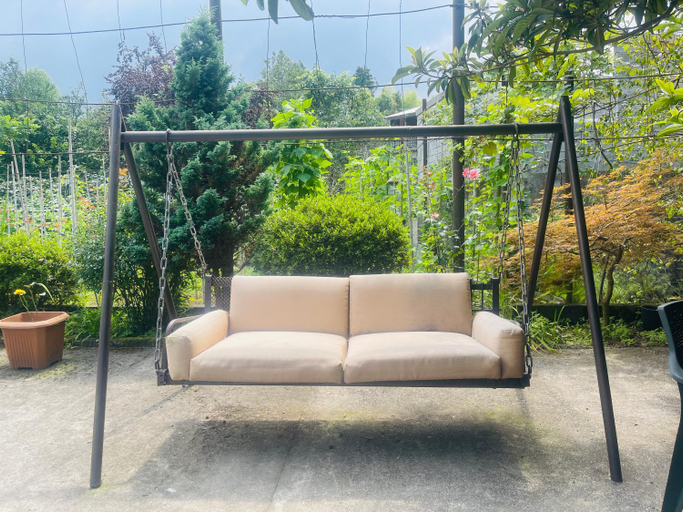 Others 3, Elis sweet home, Batumi