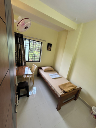 Room 5, Shubham Suites & Party Hall, Dharwad