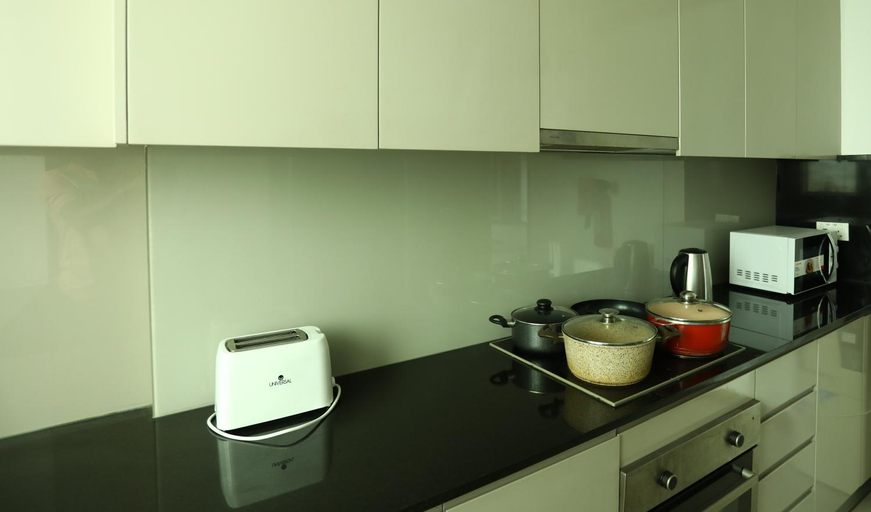 Others 3, Landway Suite, Manama