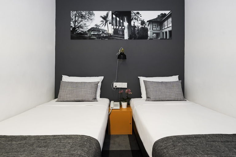 bedroom 18