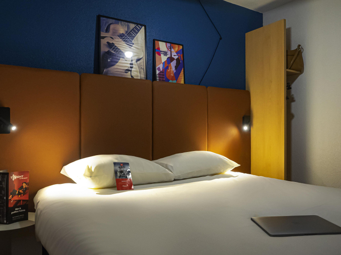 Bedroom 3, ibis Douai Centre, Nord