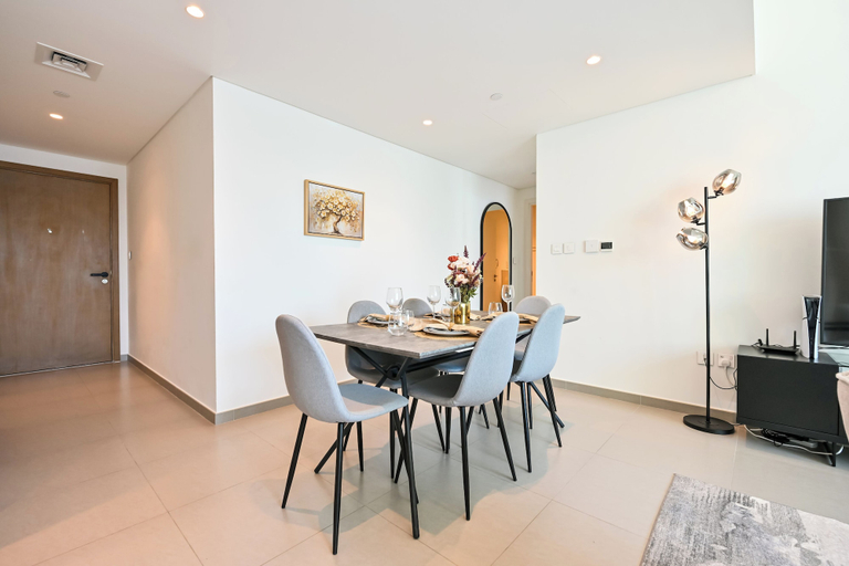 Dining 5, Burj Khalifa View - 2 BR - PS5 - Pool, Dubai