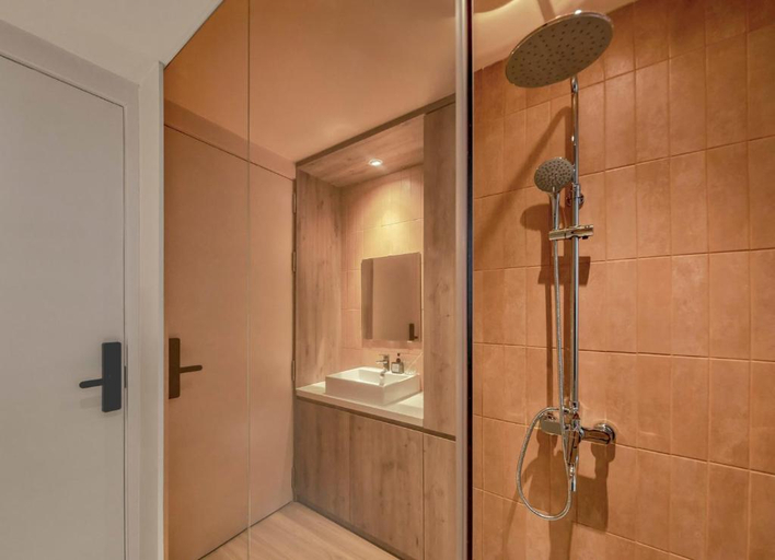 Bathroom 3, Express by M Village Global City, District 2