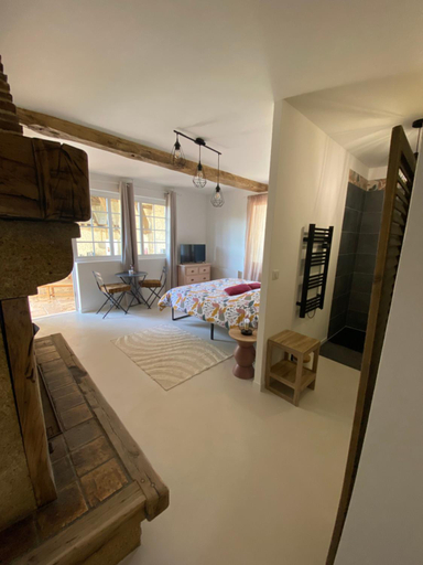 Others 4, La Chambre A l Ombre du coteau, Hautes-Pyrénées