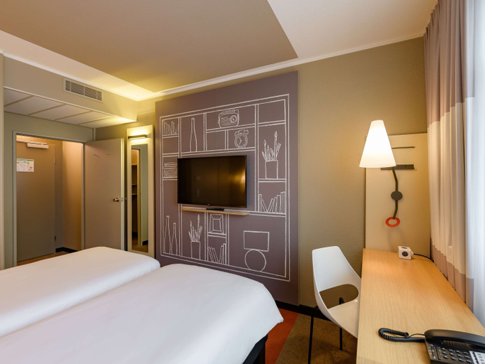 Bedroom 3, ibis Nuernberg City am Plaerrer, Nürnberg