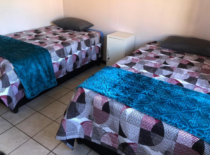 Others 3, Aloisia's Guest House, eThekwini