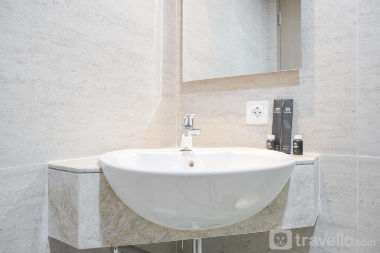 Others 5, Warm Elegant 1BR Gold Coast Apartment By Travelio, Jakarta Utara