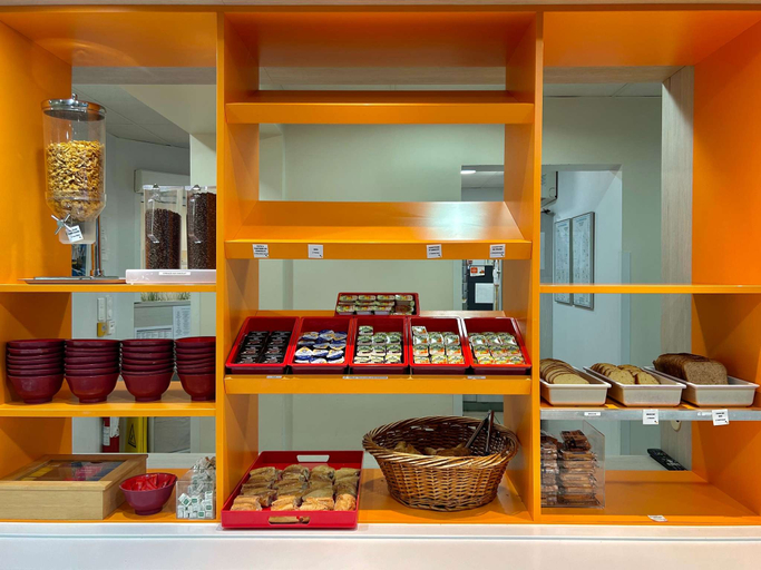 Food & Drinks 5, ibis budget La Rochelle Centre les Minimes, Charente-Maritime