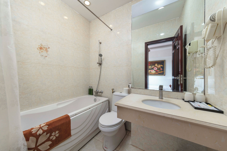 Bathroom 3, Hanoi Phoenix Premium Hotel, Hoàn Kiếm