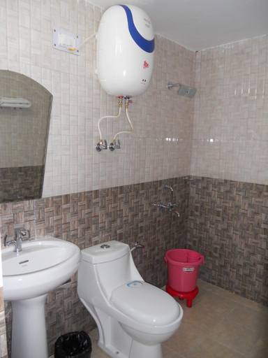 Bathroom 3, Nature's Valley Resort Kausani By Royal Collection, Bageshwar