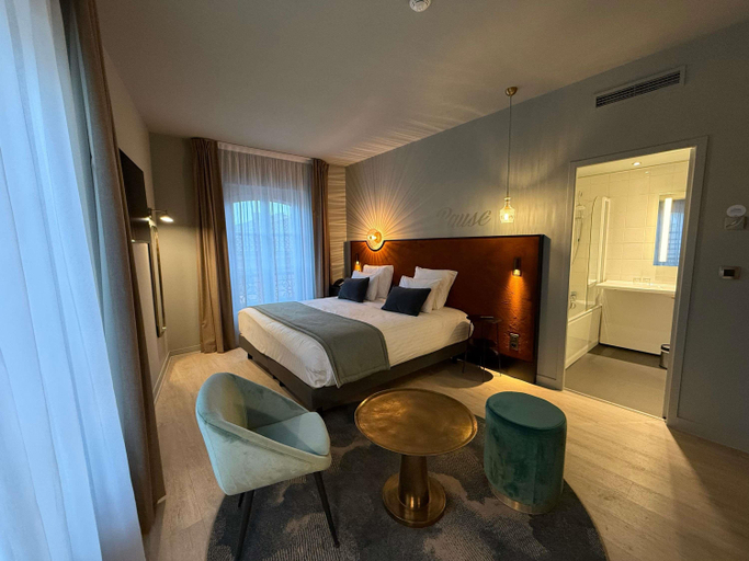 Bedroom 2, Mercure Montauban Hotel, Tarn-et-Garonne