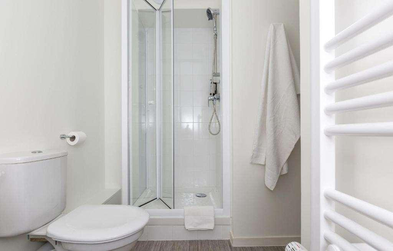 Bathroom 4, Appart’hôtel Odalys City - Nantes Cité des congrès, Loire-Atlantique