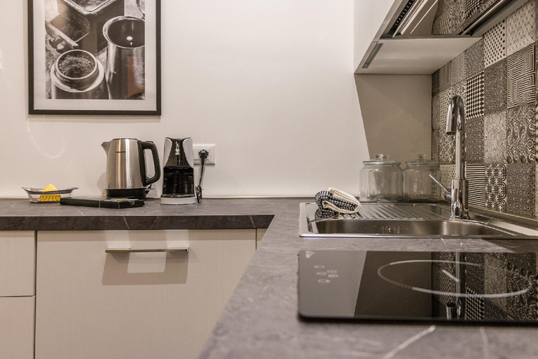 Others 5, Tram apartment for 4 guests, Trieste