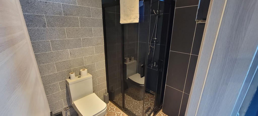 Room 2, Seyr-i Gümüşhan Otel, Edremit