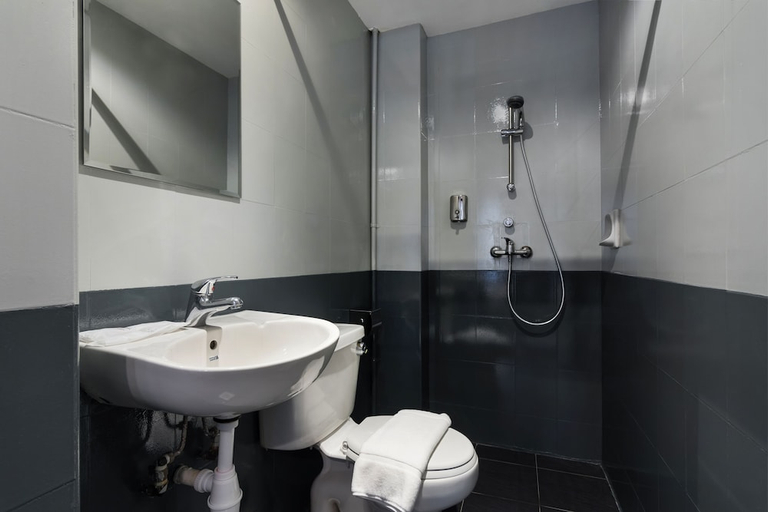 bathroom 19