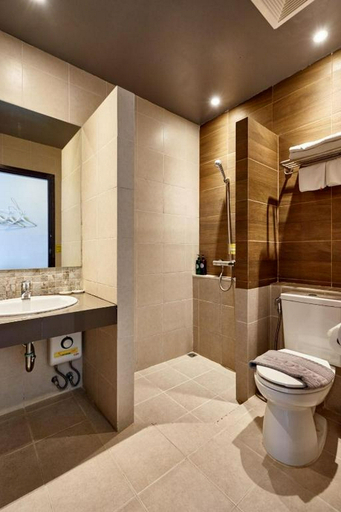 Bathroom 5, H Hotel Phrasing, Muang Chiang Mai