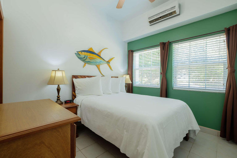 Bedroom 3, Best Western Grand Baymen Gardens