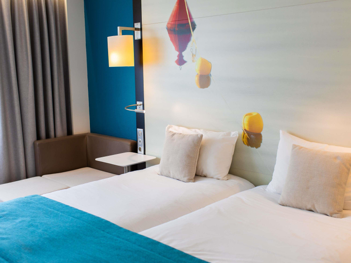 Bedroom 3, Mercure Lorient Centre Hotel, Morbihan