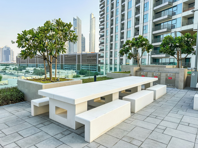 Exterior 4, Burj Khalifa View - 2 BR - PS5 - Pool, Dubai