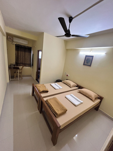 Room 2, Shubham Suites & Party Hall, Dharwad