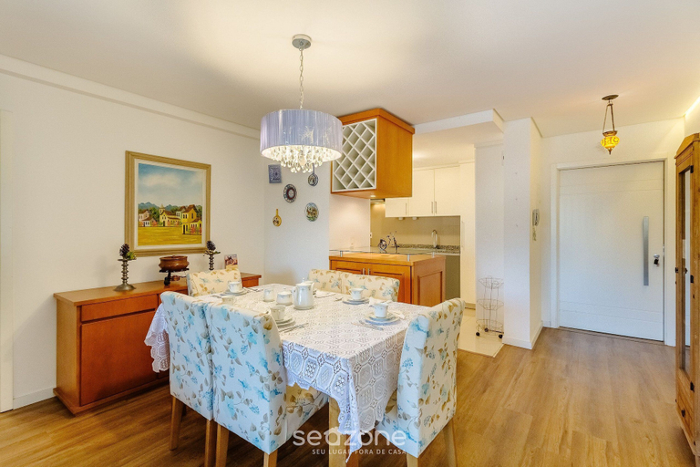 Dining 5, Apt in Canela Facing Duck Lake Cbl307, Canela