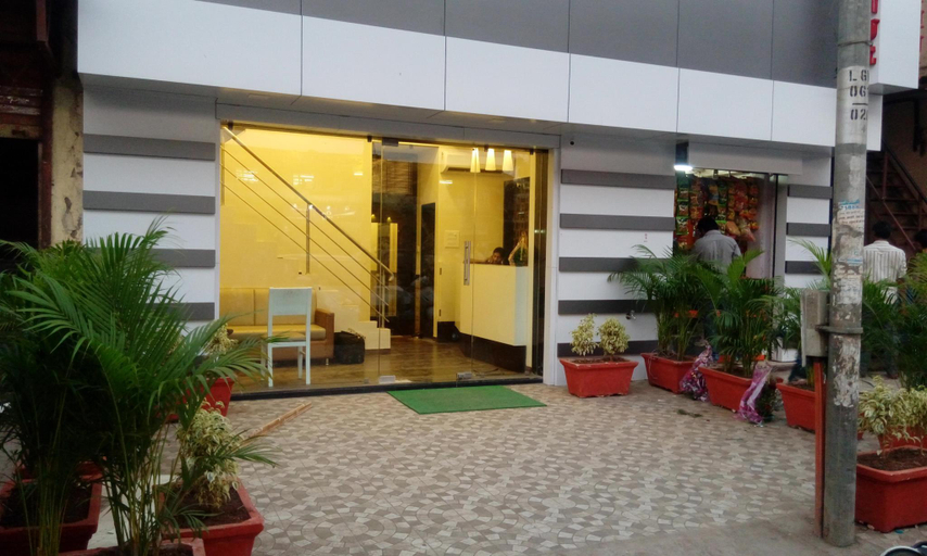 Others 3, Hotel Avenue - Mumbai, Mumbai Suburban