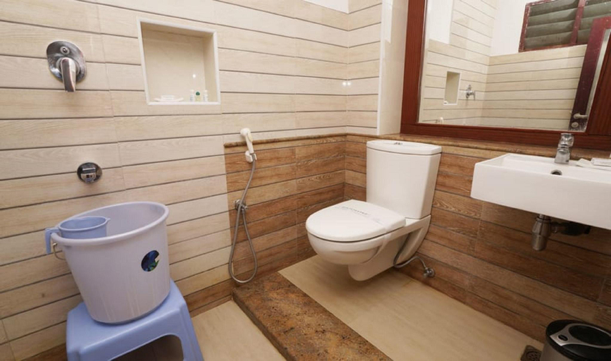 Bathroom, Hotel Seaface, Kanniyakumari