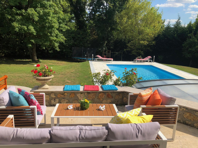 Others 2, La Villa Martiniere, Essonne