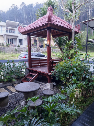 Public Area 5, Villa Bungas Kusuma Pinus M92, Malang