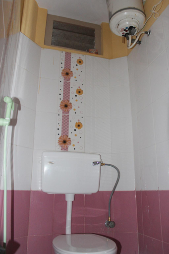 Bathroom, Sai Murugan Lodge, Tiruvannamalai