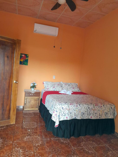 Others 3, Hostal Adonis, Jucuarán