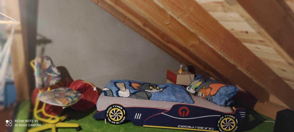 Others 4, Durchreisestop mit Kinder am außergewohnlichen Spitzboden mit Autobetten und Bad ,Kuche im Souterain, Neumarkt in der Oberpfalz
