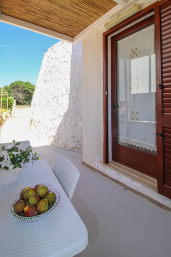 Others 2, Stanza B&B Posto Rosso, Lecce