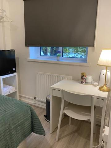 Others 2, PRIVATE ROOM IN SIDMOUTH STREET, KINGS CROSS, London