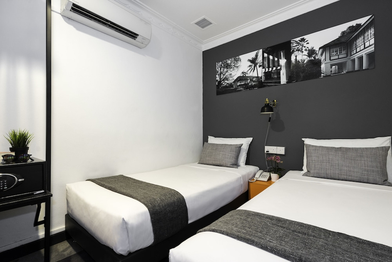 bedroom 27