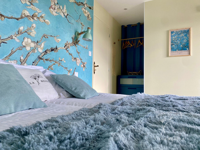 Room 2, Villa Medena, Mayenne