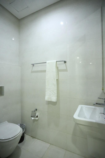 Bathroom 2, Landway Suite, Manama