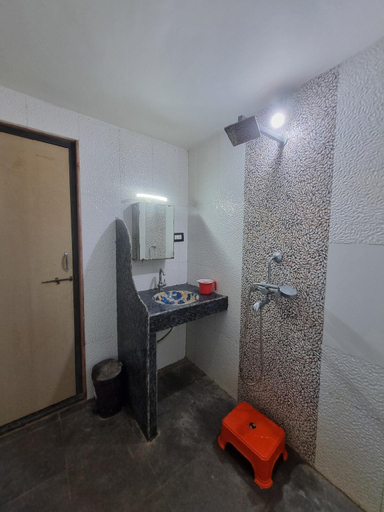 Bathroom 2, Villa with AC near Gokarna beach Bhavikodla, Uttara Kannada
