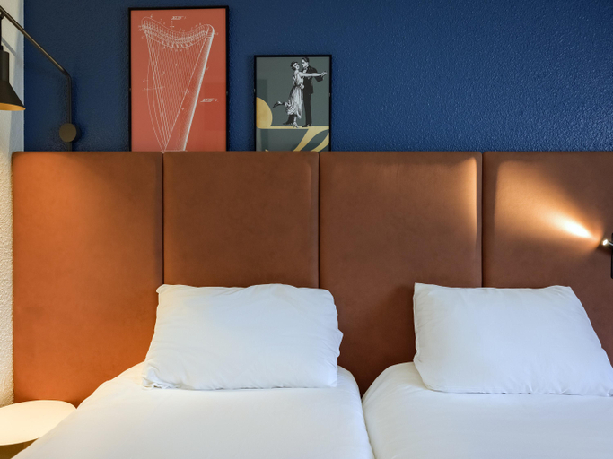 Bedroom 3, ibis Douai Centre, Nord