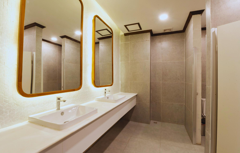 Bathroom, Oudomsin VangVieng Hotel, Vangvieng